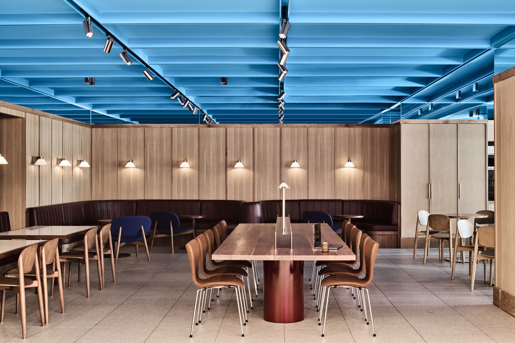 A Caffeine Sanctuary: Studio Tate Infuses 440 Collins Street with Tactile Warmth