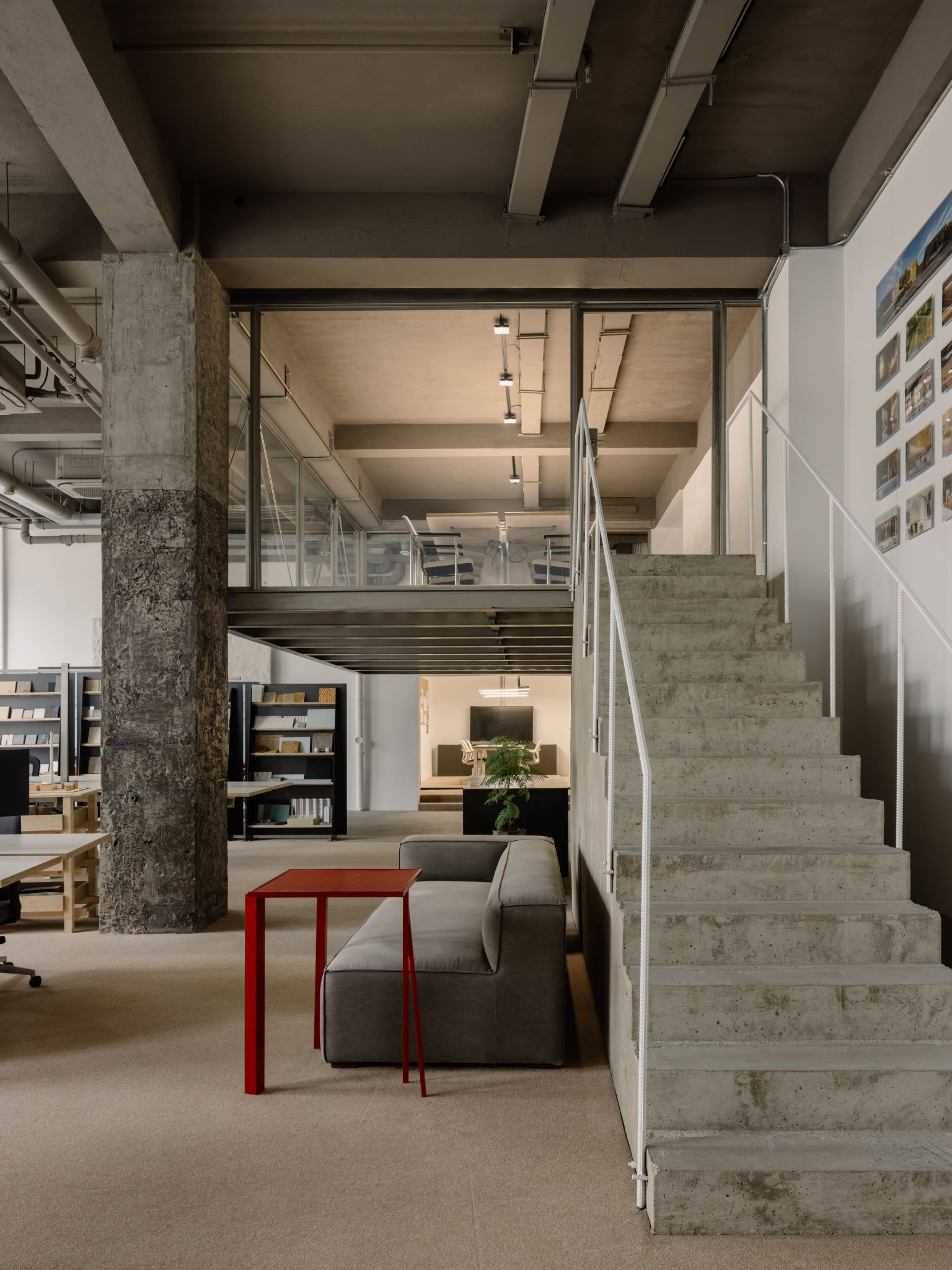 SAY Architects Designs A Column-Free Space Integrating Work, Leisure, and Community