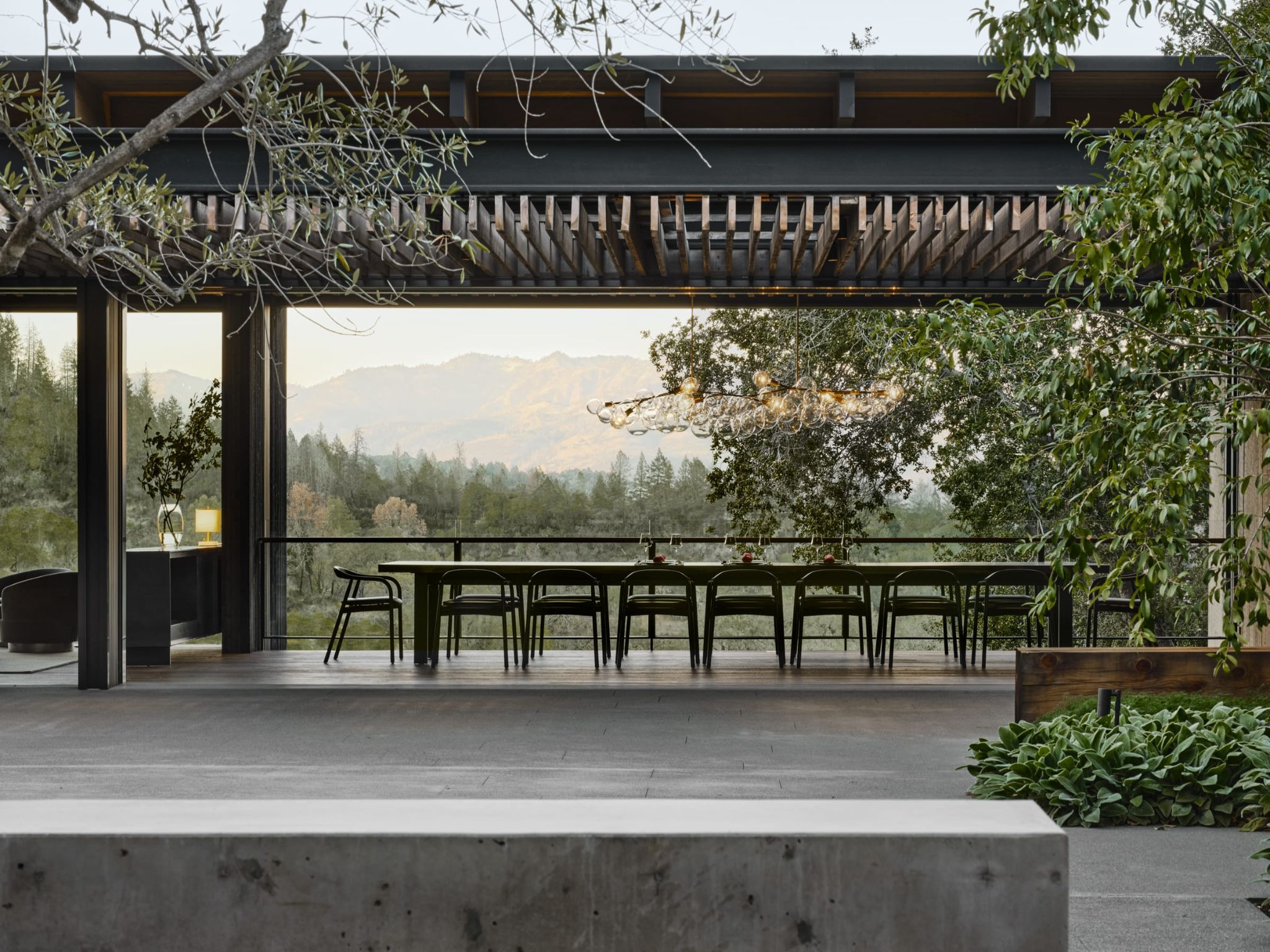 Bridging the Divide: The Trestle Residence by Aidlin Darling Design Defies Gravity in Northern California