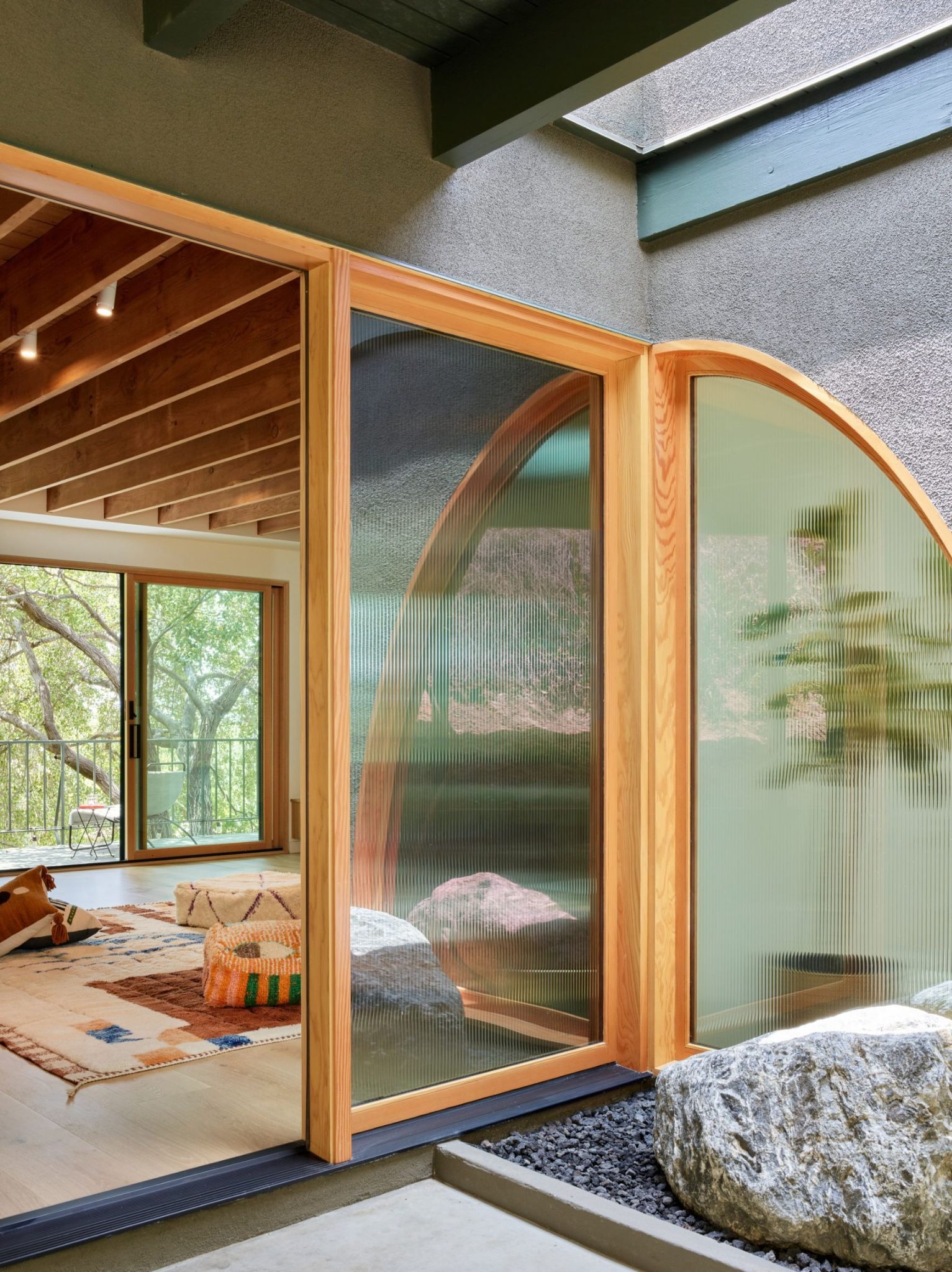 Cover Architecture Breathes New Oxygen into a Dormant Pasadena Post-and-Beam