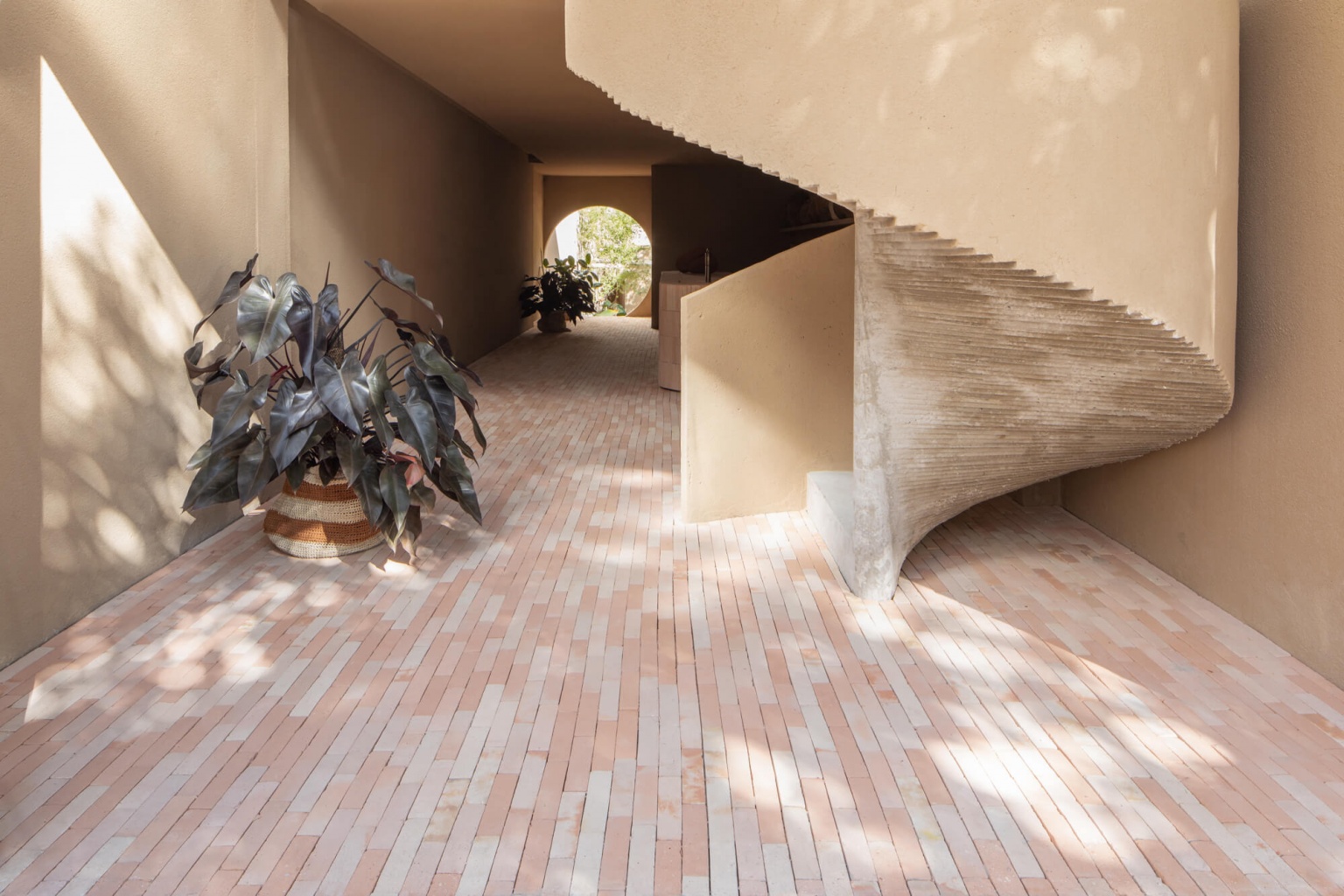 Earth Reds, Clay, And Ochre In Modern Interiors