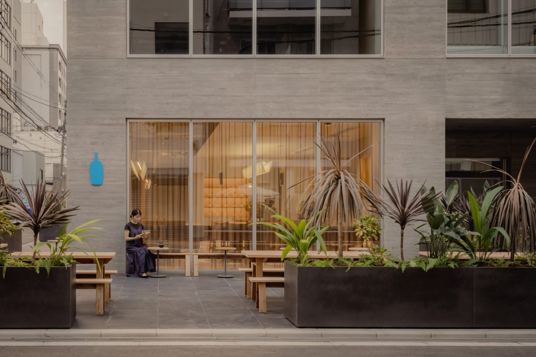 The Wooden Overture: Keiji Ashizawa Scripts a Sanctuary of Cedar in Shinsaibashi
