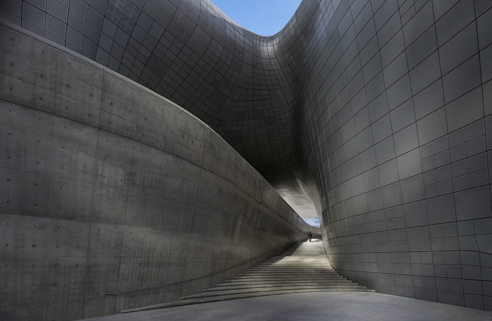 Dongdaemun Design Plaza: When Parametric Forms Shape A City’s Creative Identity