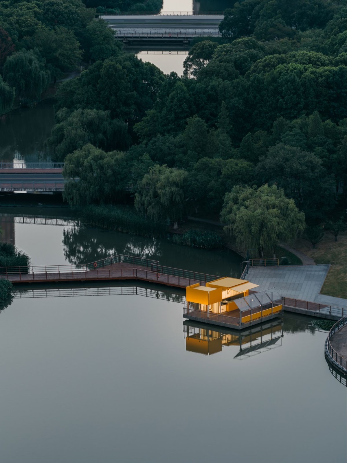The Bloom Box Café: SoBA Architects Creates a Floating Pavilion of Light in Kunshan