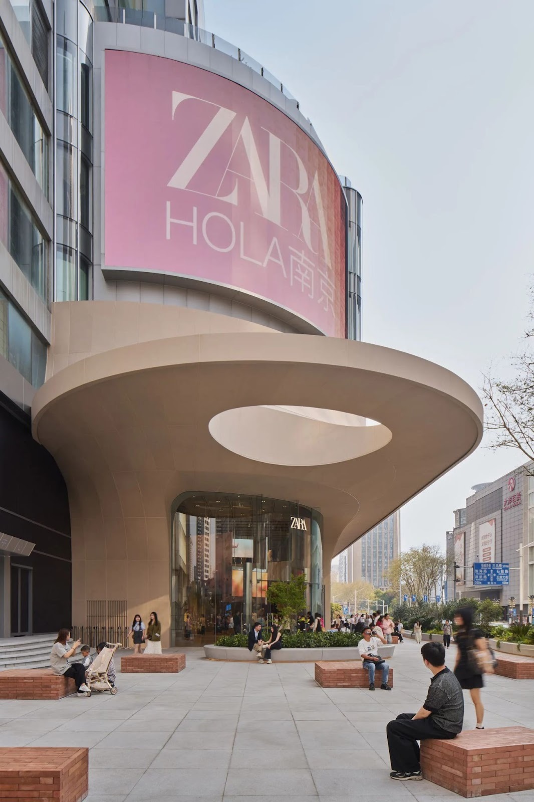Zara Nanjing Xinjiekou Flagship as an Urban Interior for the City