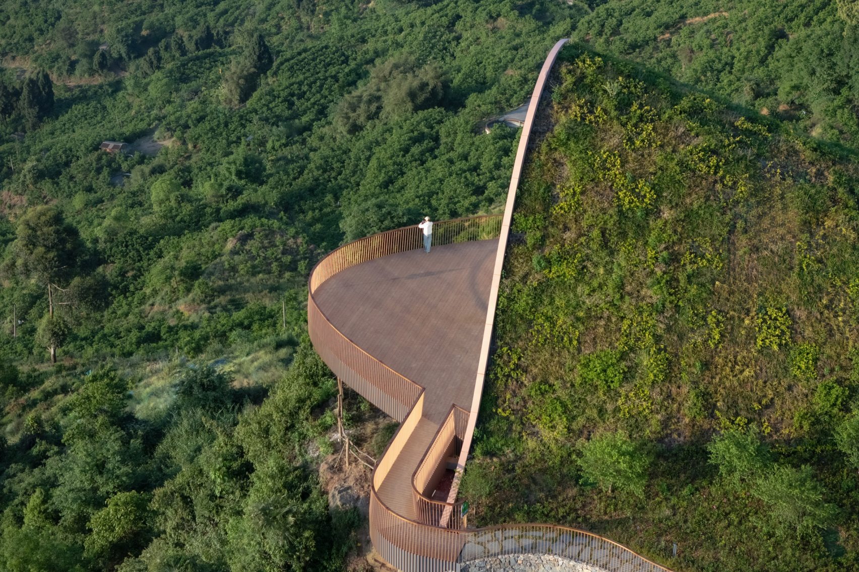 Pujiang Platform Hill: When Infrastructure Becomes a Living Landscape in Chengdu