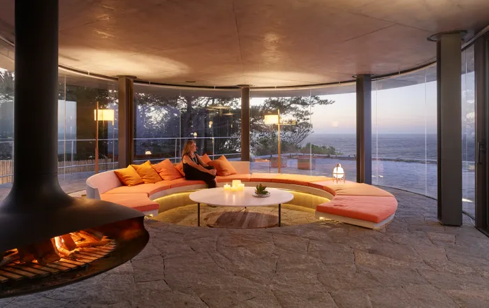 Stretching the Concrete Horizon Across the Chilean Cliffs