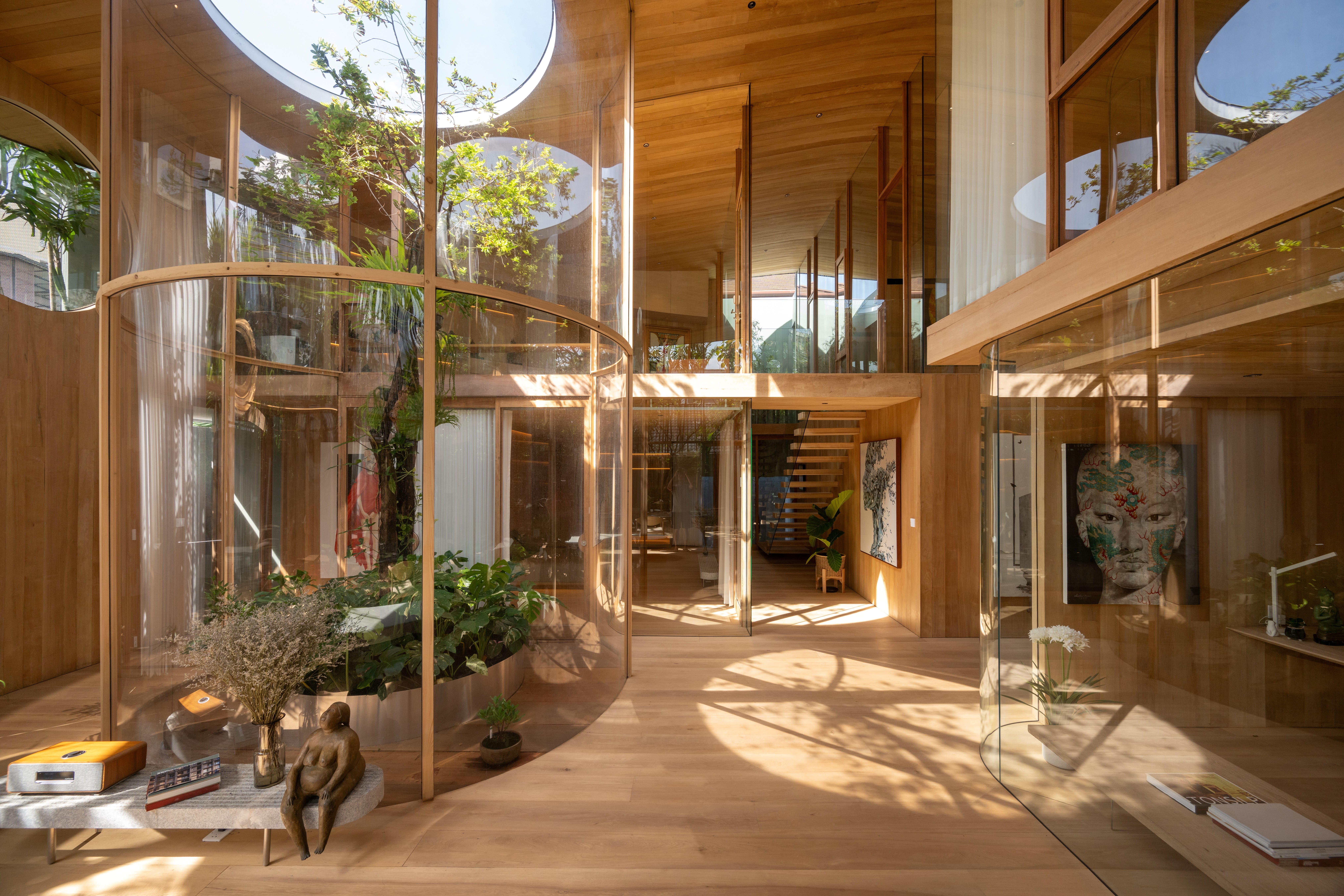 The Breathing Box: Unknown Surface Studio Cultivates a Private Jungle in Bangkok