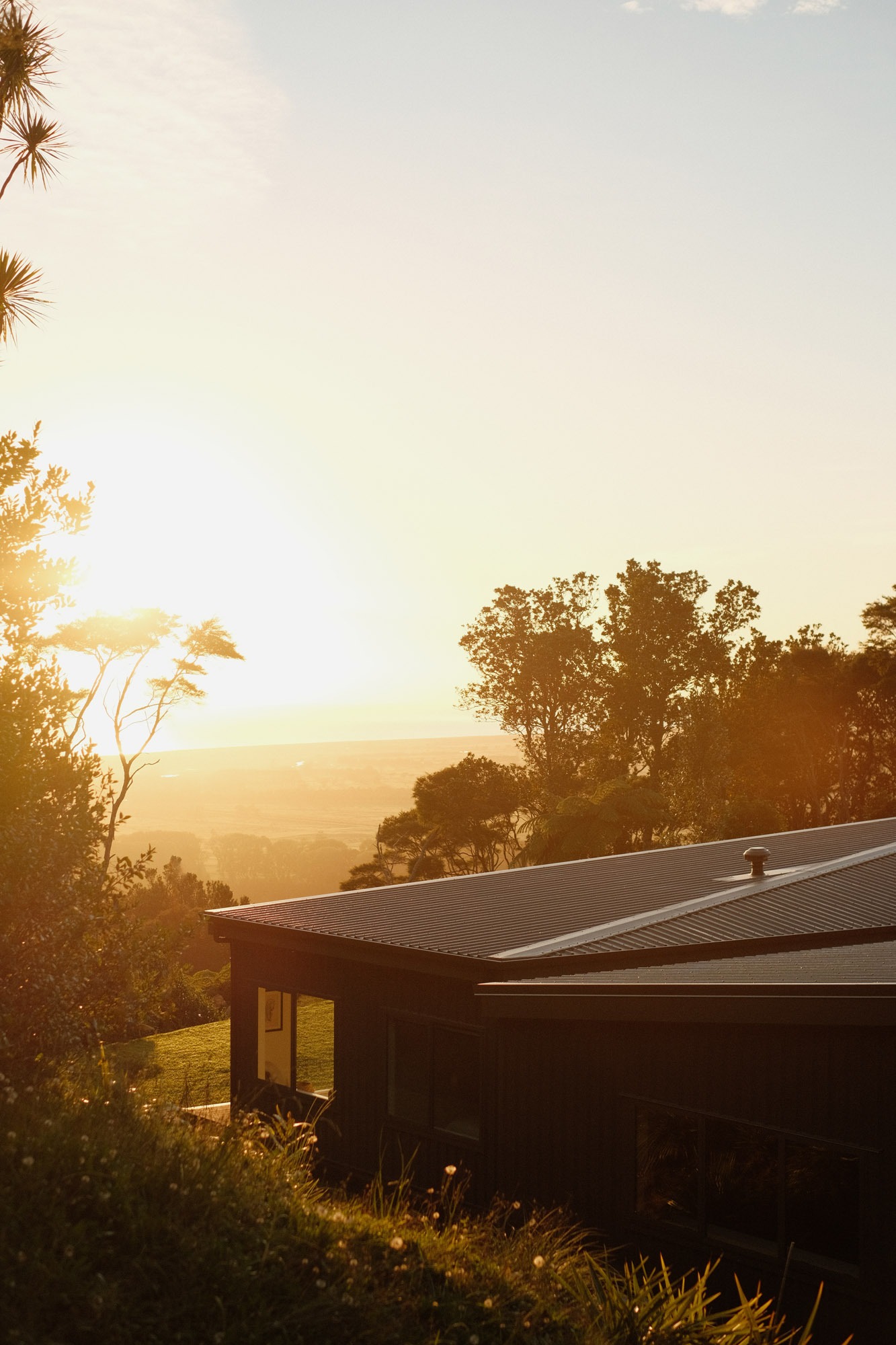 Arkhē’s Kokako Heights Defines Durable, Low-Energy Living on the Edge