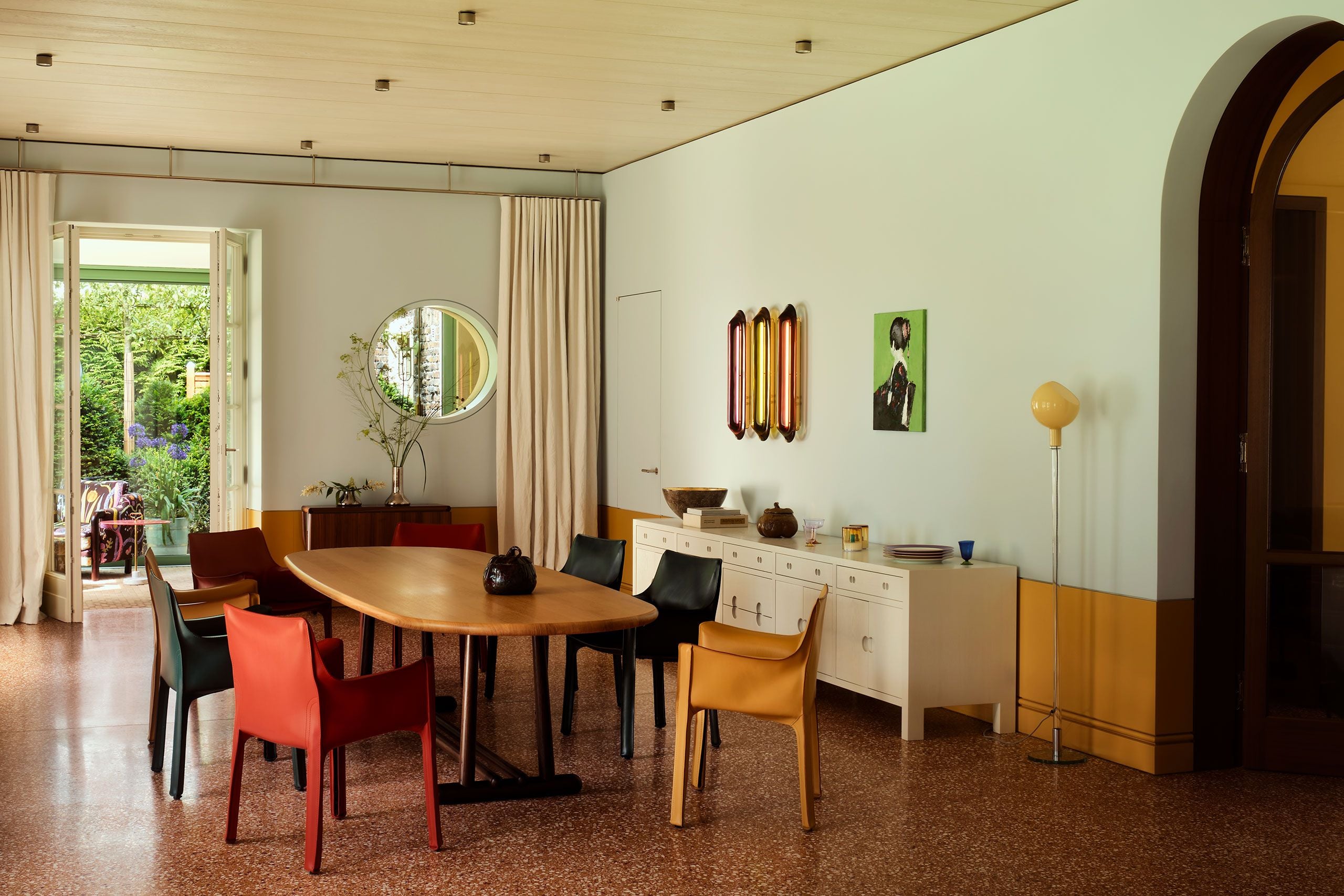 Chromatic Revival: Gisbert Pöppler Reimagines A 1920s Garden Villa In Hagen