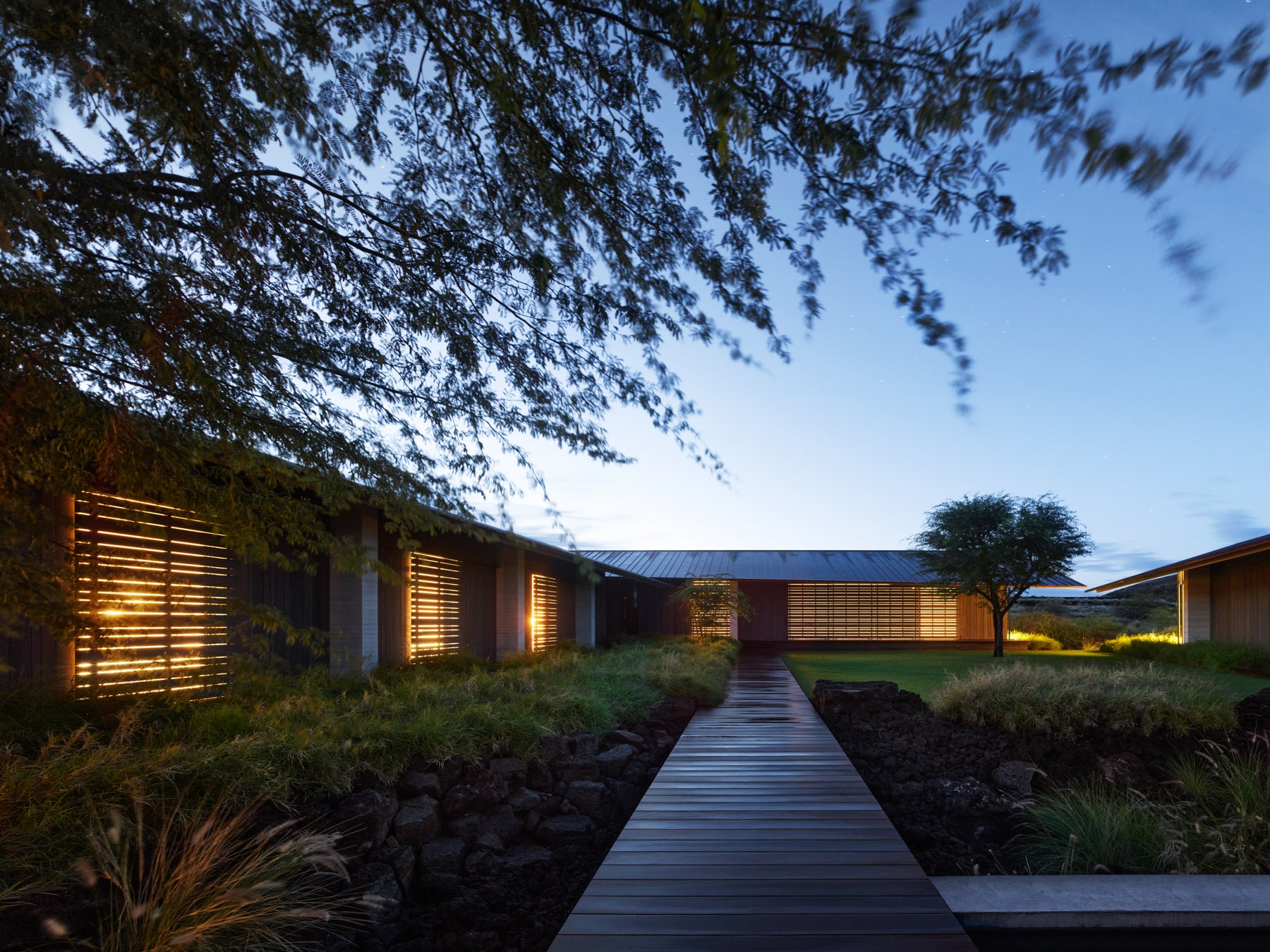 Pacific Respiration: Walker Warner Anchors Ethereal Pavilions in Kauai’s Volcanic Soil
