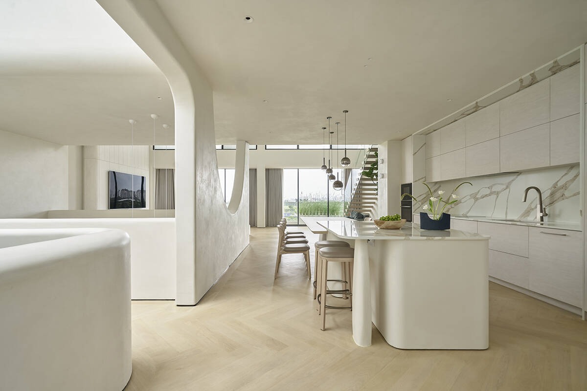 Casa Pura: Where Concrete Meets Conscience - The Art of Rustic Minimalism