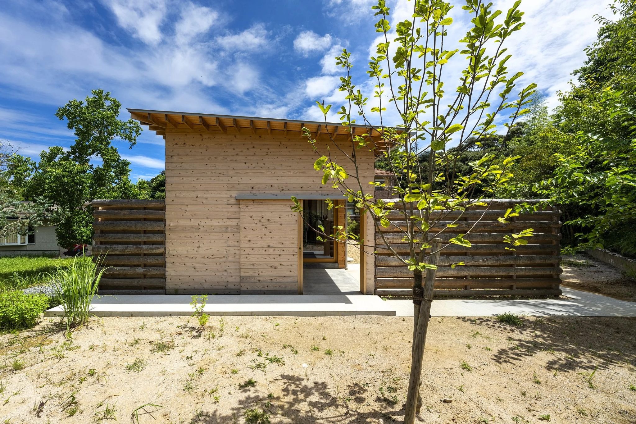 The Unseen Sanctuary: ARBOL DESIGN Architects Craft a Home that Breathes with Privacy