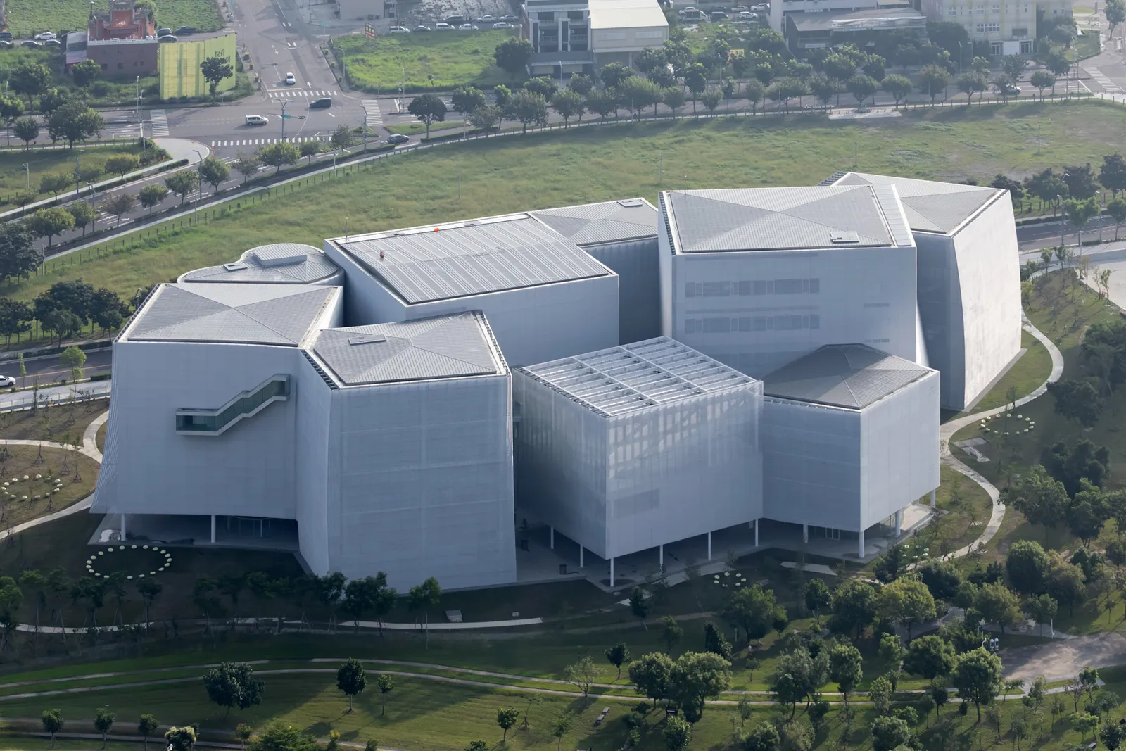 Taichung Green Museumbrary: A Public Building Without Edges