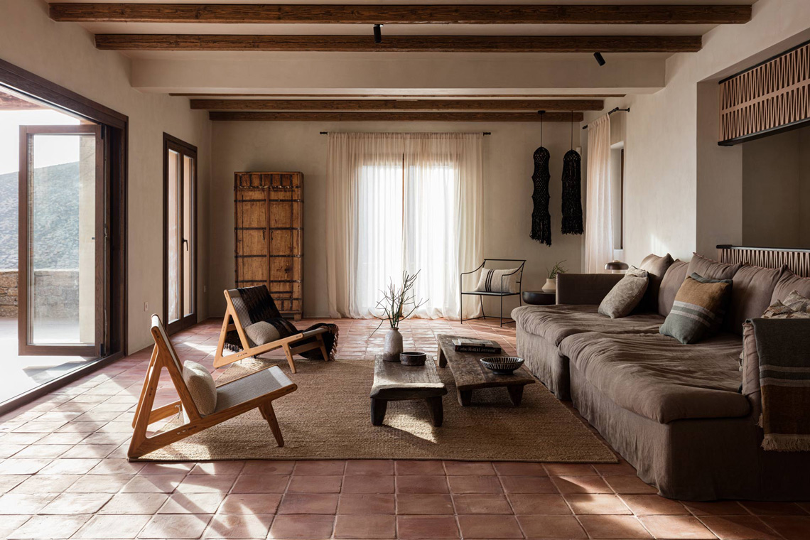 Top Picks - 7 Terracotta Houses Celebrating Texture, Light, And Earth
