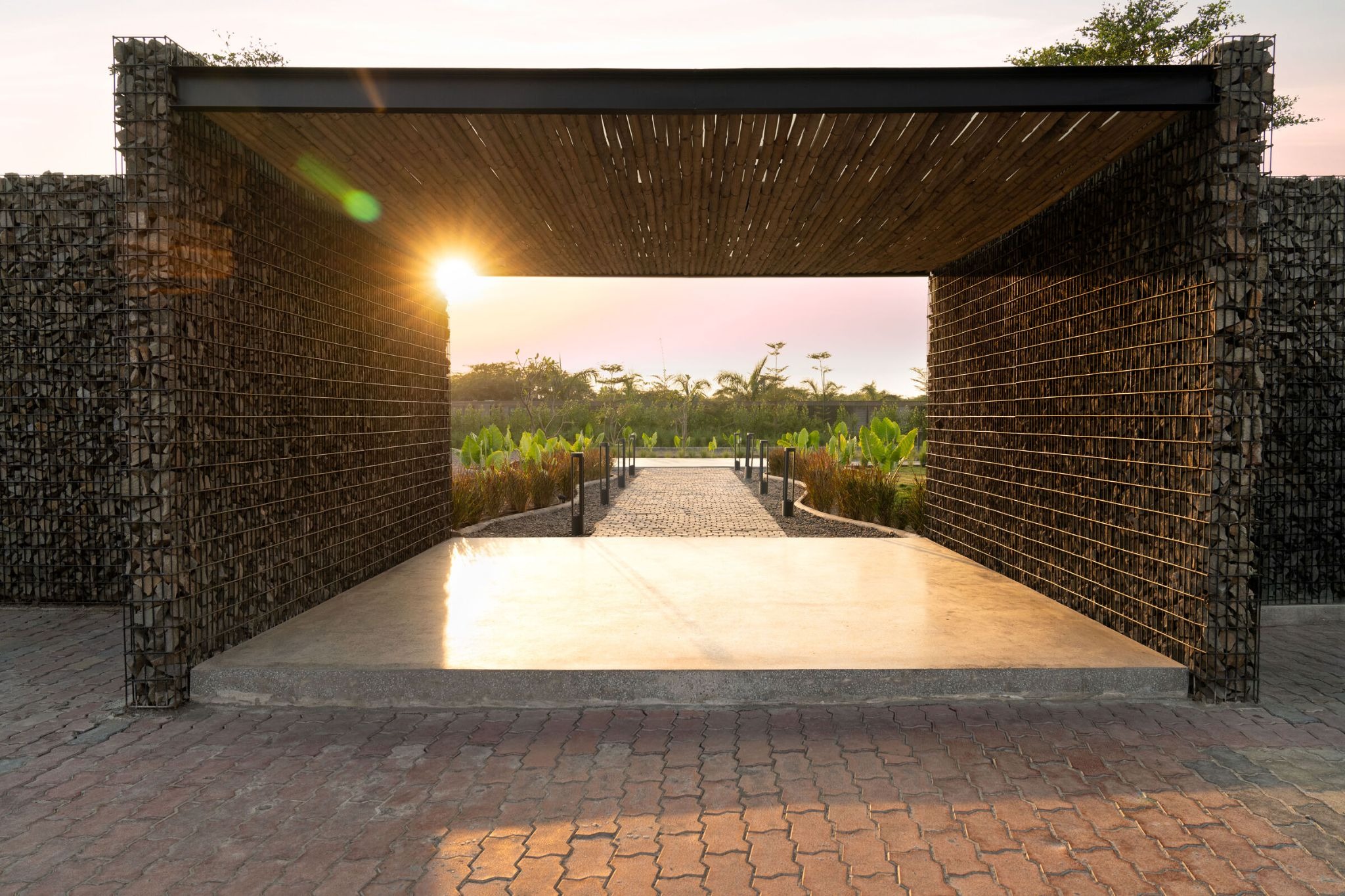 The Return of the Verandah: Studio Dot Dimension Revives the Soul of the Gujarati Home in Oosari