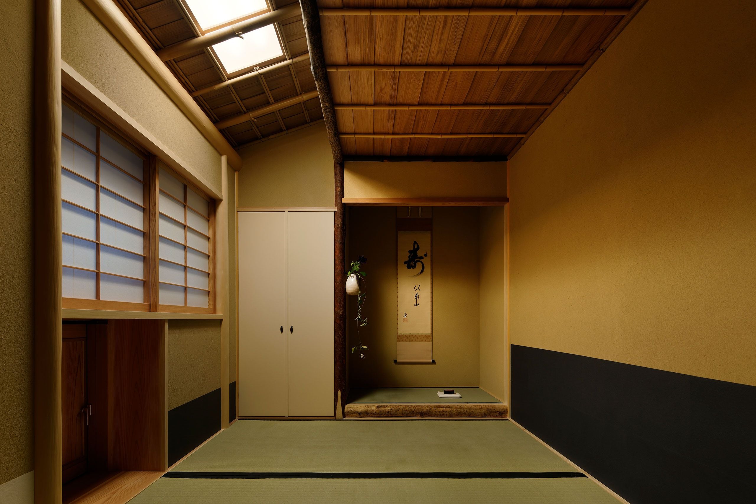 Hiroshima’s Hidden Jewel: How 6,000 Glass Blocks Redefine Urban Living