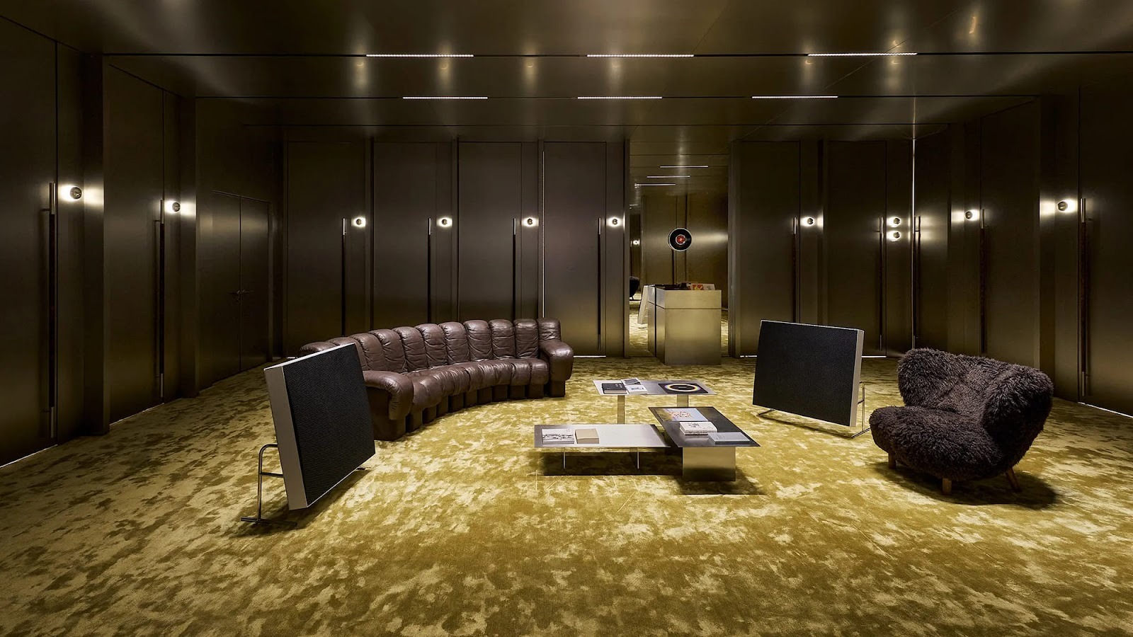 Zara Nanjing Xinjiekou Flagship as an Urban Interior for the City