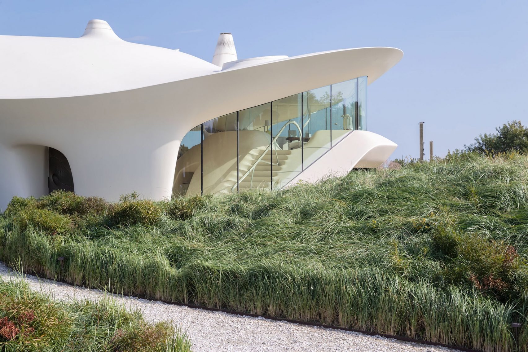 A Blue Dream of Innovation: Diller Scofidio + Renfro Reimagines the Hamptons Home