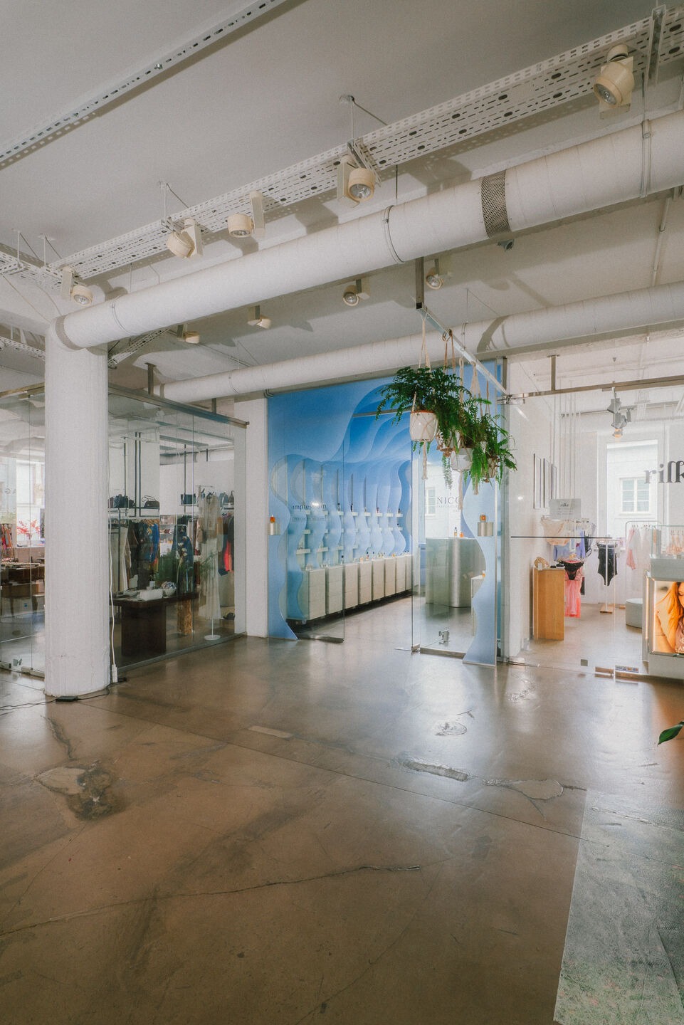 The Scented Architecture: Impressium at Mysia 3, A Masterpiece of Industrial Minimalism