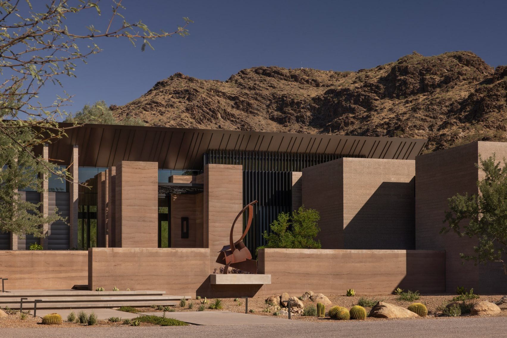 Kendle Design Collaborative Forges a Biomimetic Oasis in the Arizona Heat
