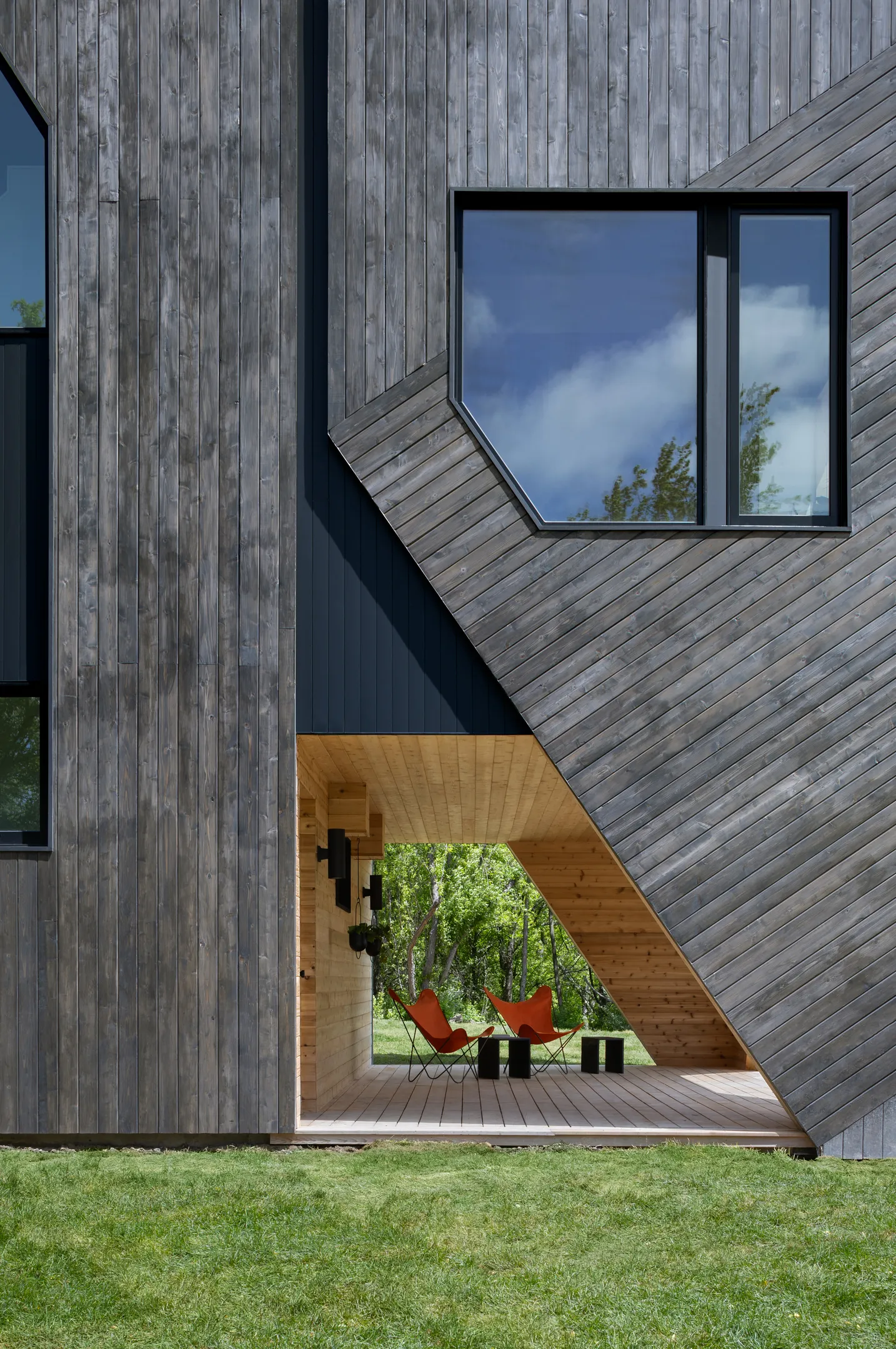 Design Tricks That Make Small Home Spaces Feel Larger