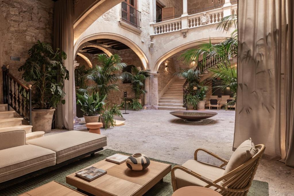 Palimpsest in Stone: Nobis Palma Unveils a Hotel of Historic Contrast