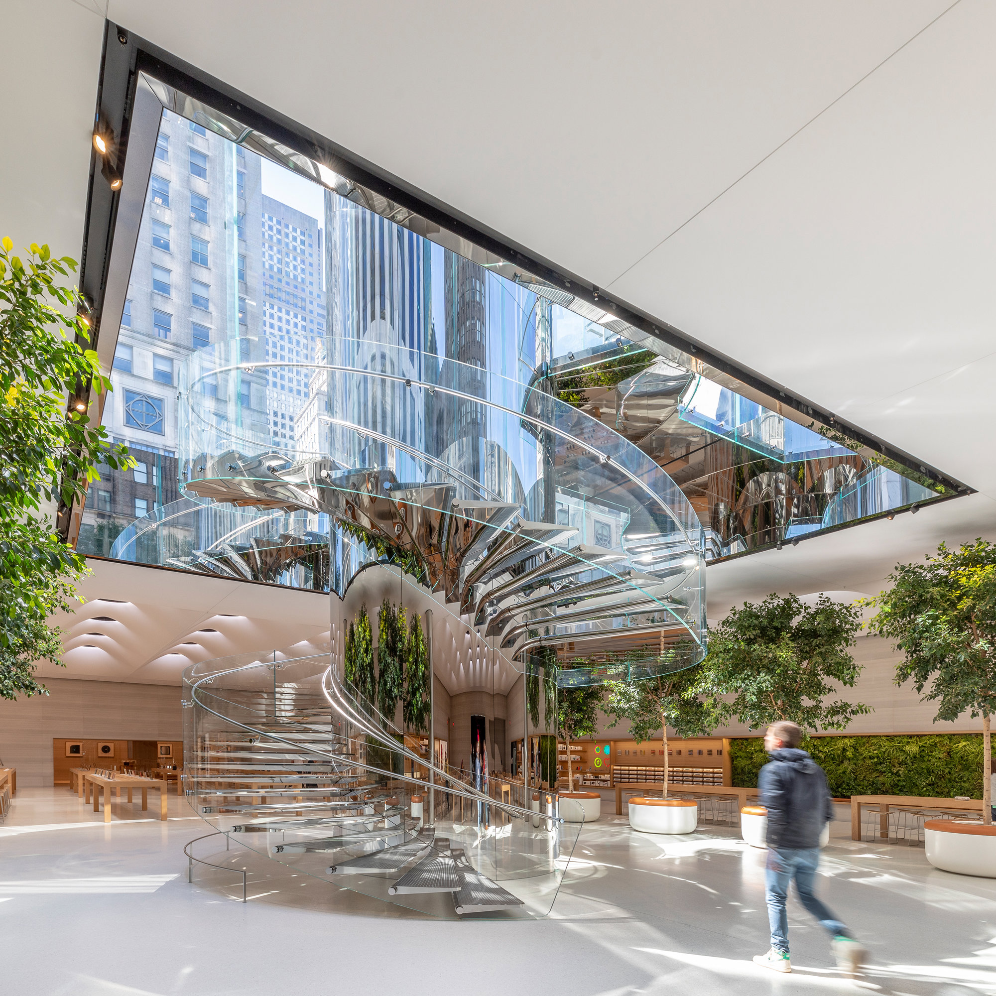 Experiments In Light: How Apple’s Stores Turn Minimalism Into A High-tech Cathedral Experience