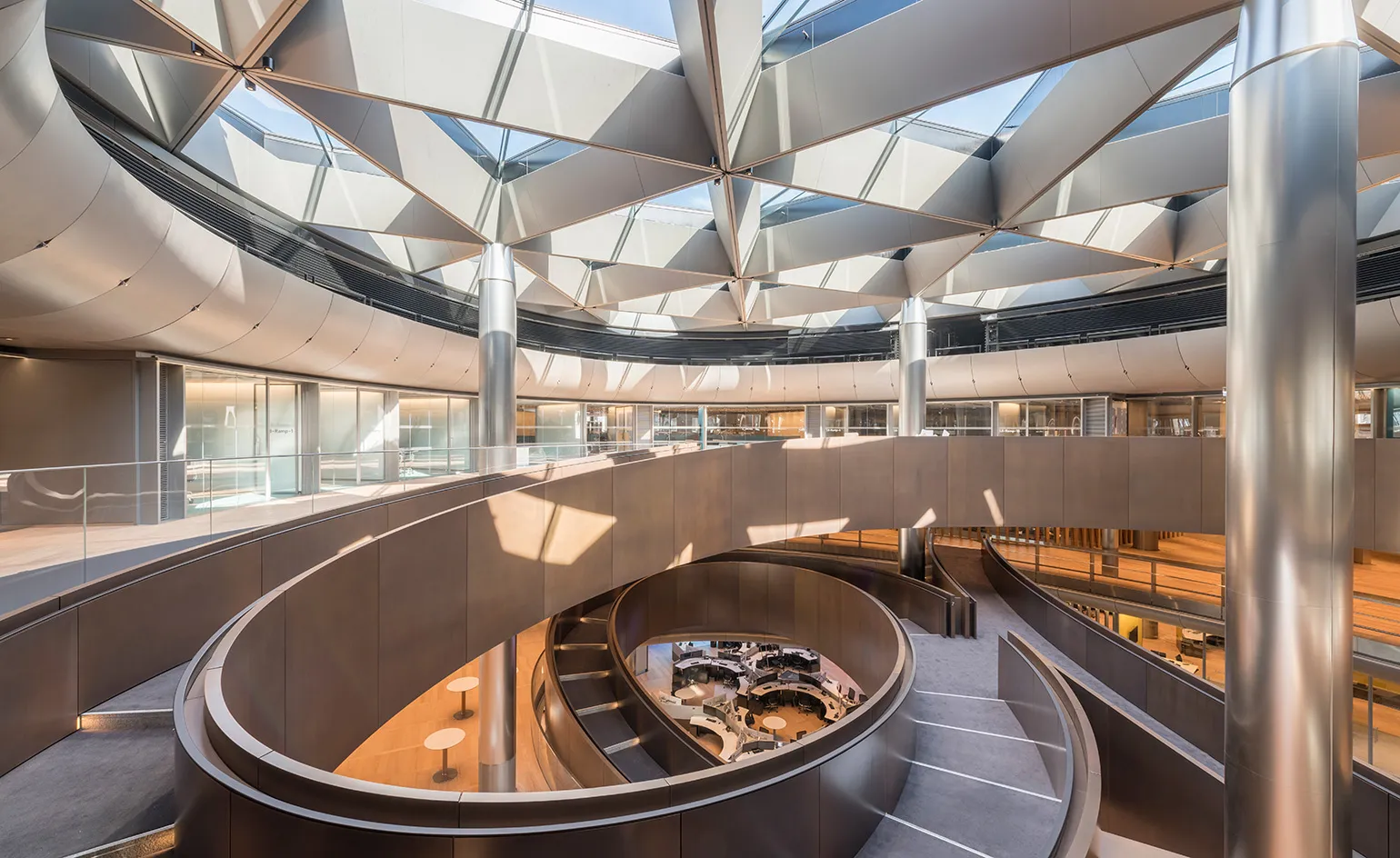 Soft Architecture: Curves, Draped Forms, And Gentle Geometry