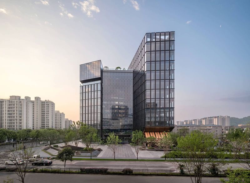 When Two Office Slabs Twist at a Chinese Crossroads