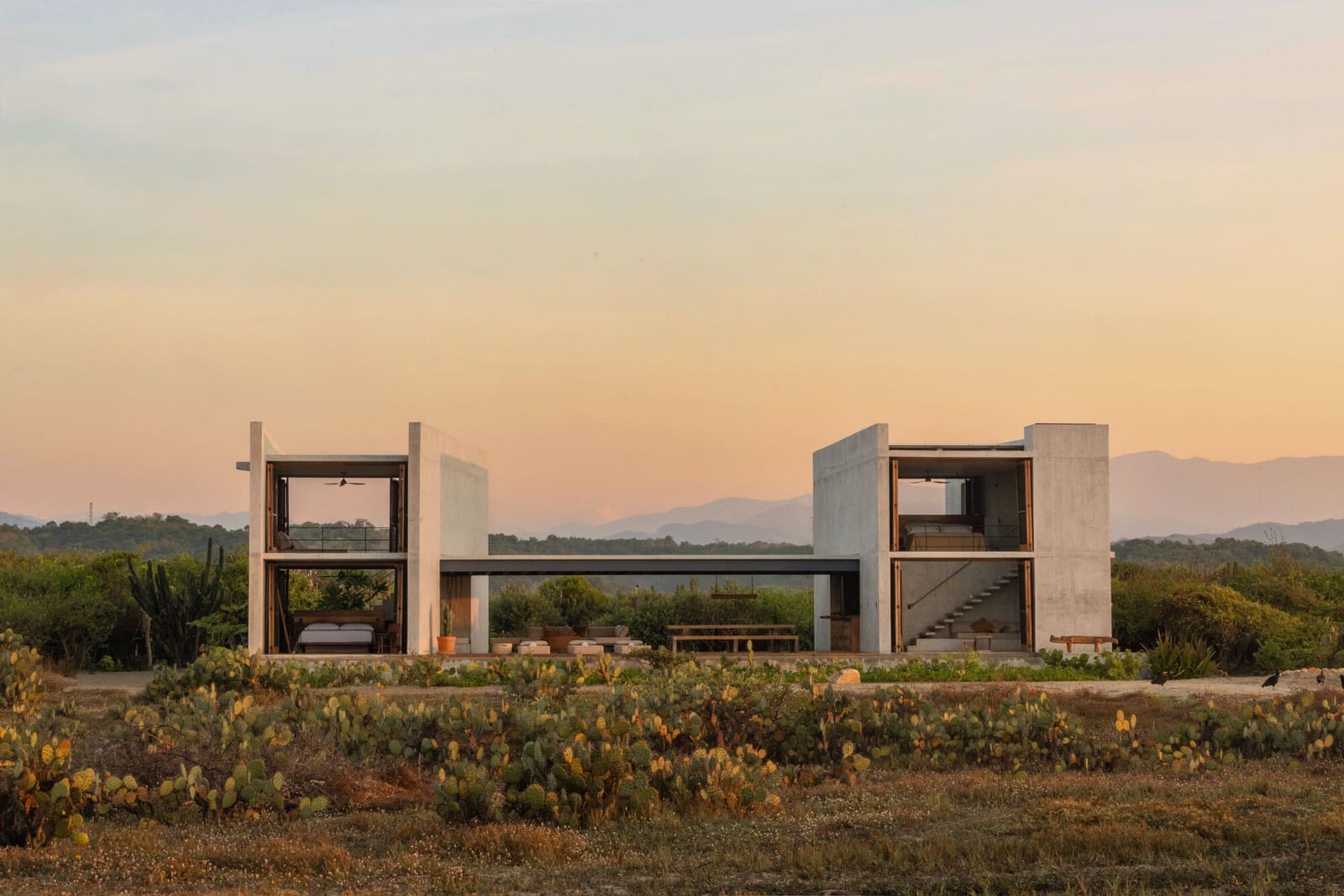 Five Planes and the Pacific: Studio Font's Coastal House in Oaxaca