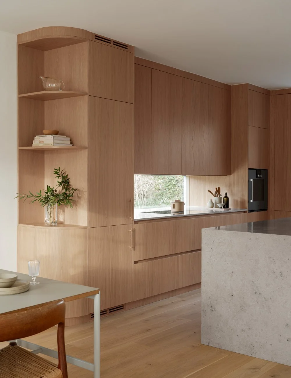 Top Picks – 6 Kitchens Where Cabinetry Becomes Wall Architecture