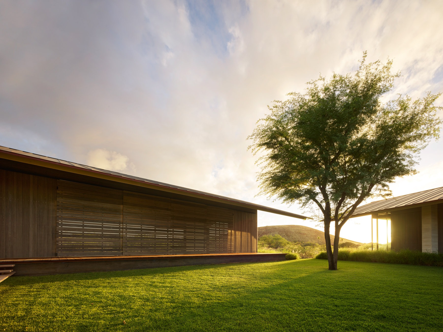 Pacific Respiration: Walker Warner Anchors Ethereal Pavilions in Kauai’s Volcanic Soil