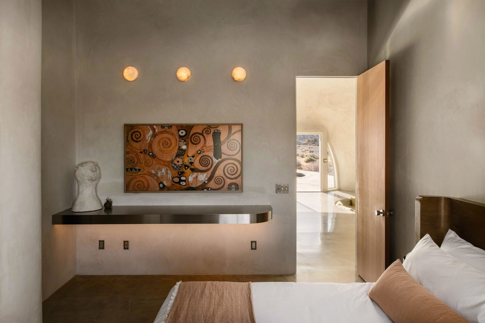 HATA: Anastasiya Dudik’s Sculptural Domed Home Reimagines California Living