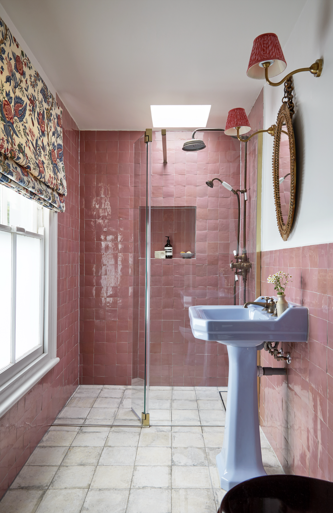 Top Picks - 8 Bathrooms Radiating Hot-tone Elegance