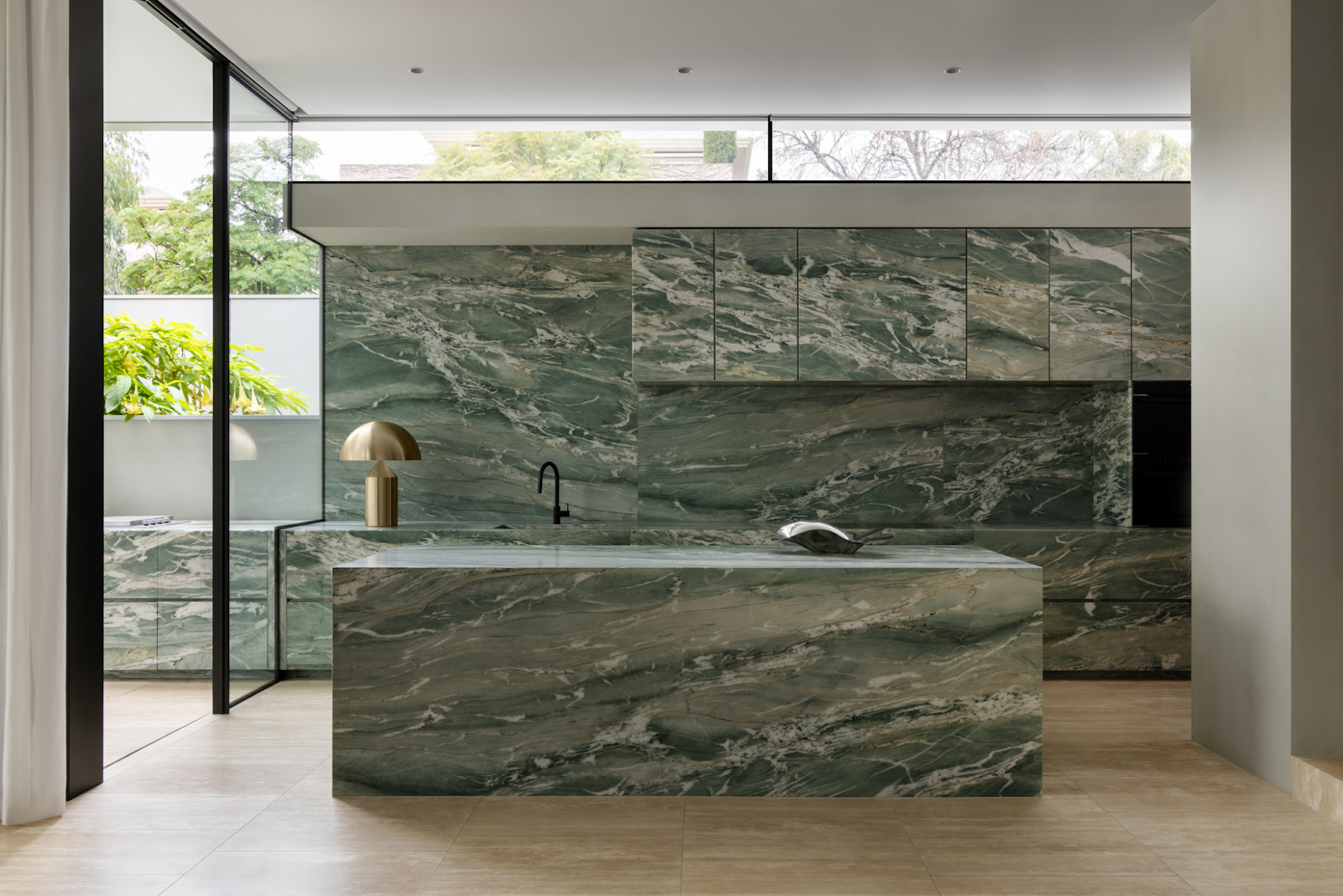 FGR Architects Weave Light and Privacy in Concrete Curtains of the Toorak House