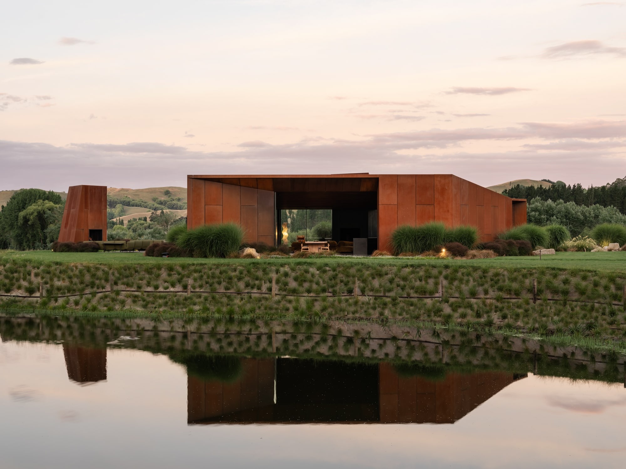 The Sacred Barn: Stevens Lawson Architects Elevates the Agrarian Vernacular at Te Mania