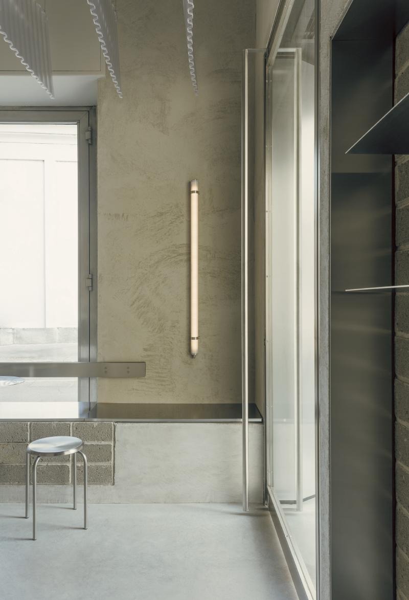 The Stainless Shrine: SOLUM Elevates the Smash Burger in Milan