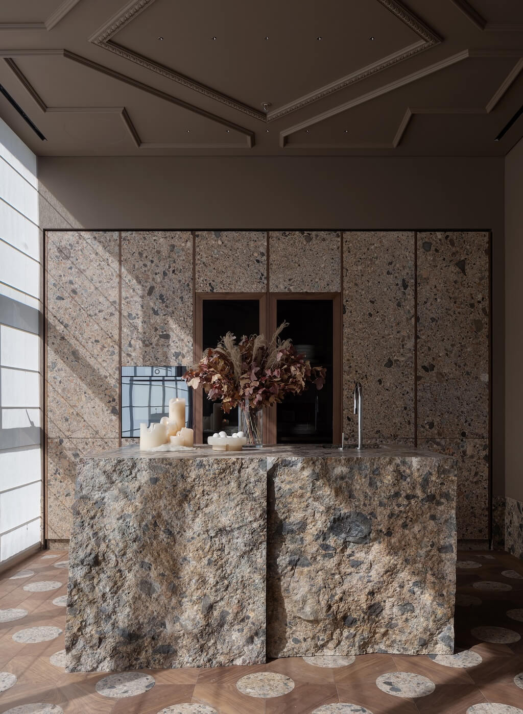 Top Picks - 8 Kitchens Where Natural Stone Takes Center Stage