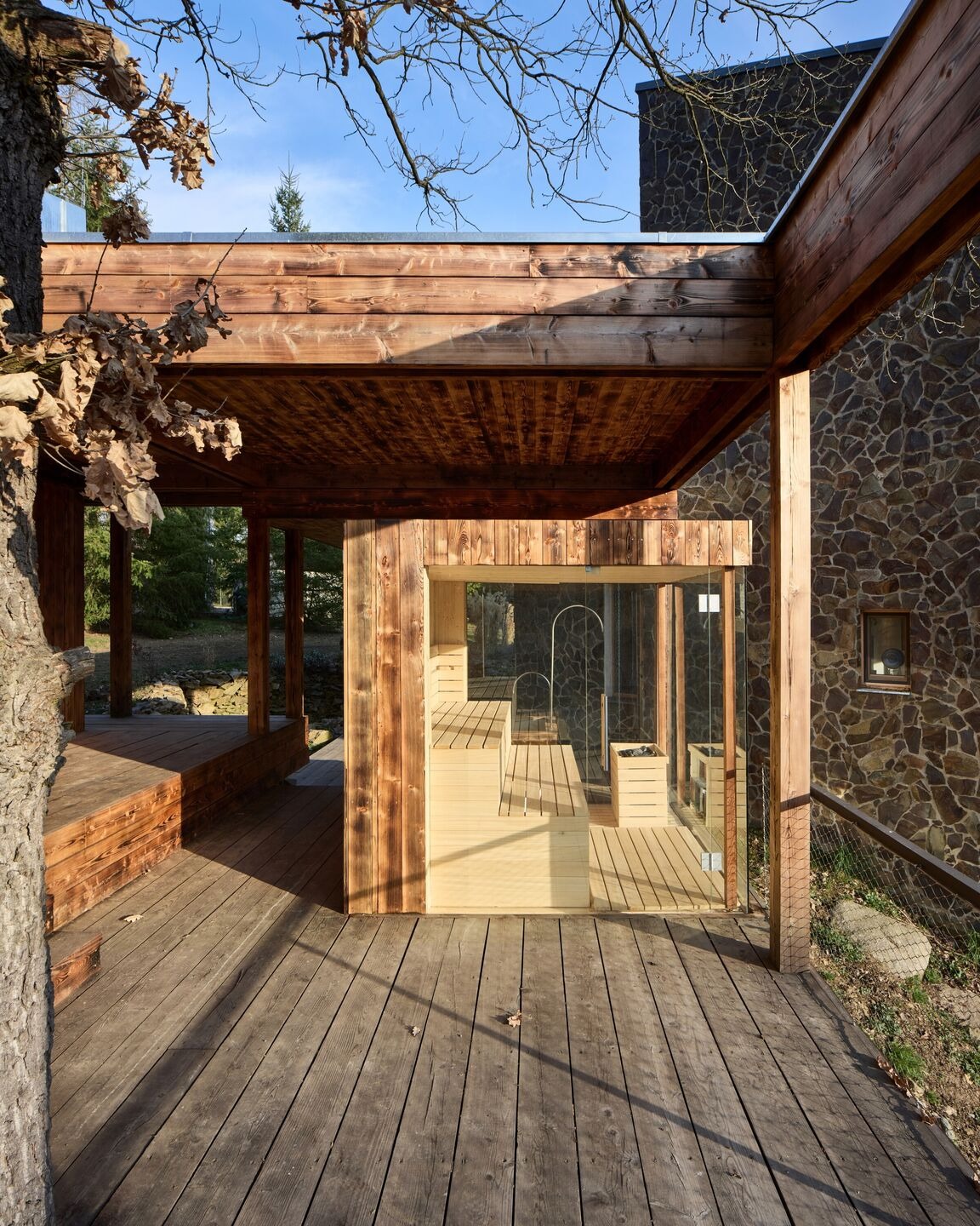 Medník House by päivity architekti: Natural Light, Craft and Contours in Czech Landscape