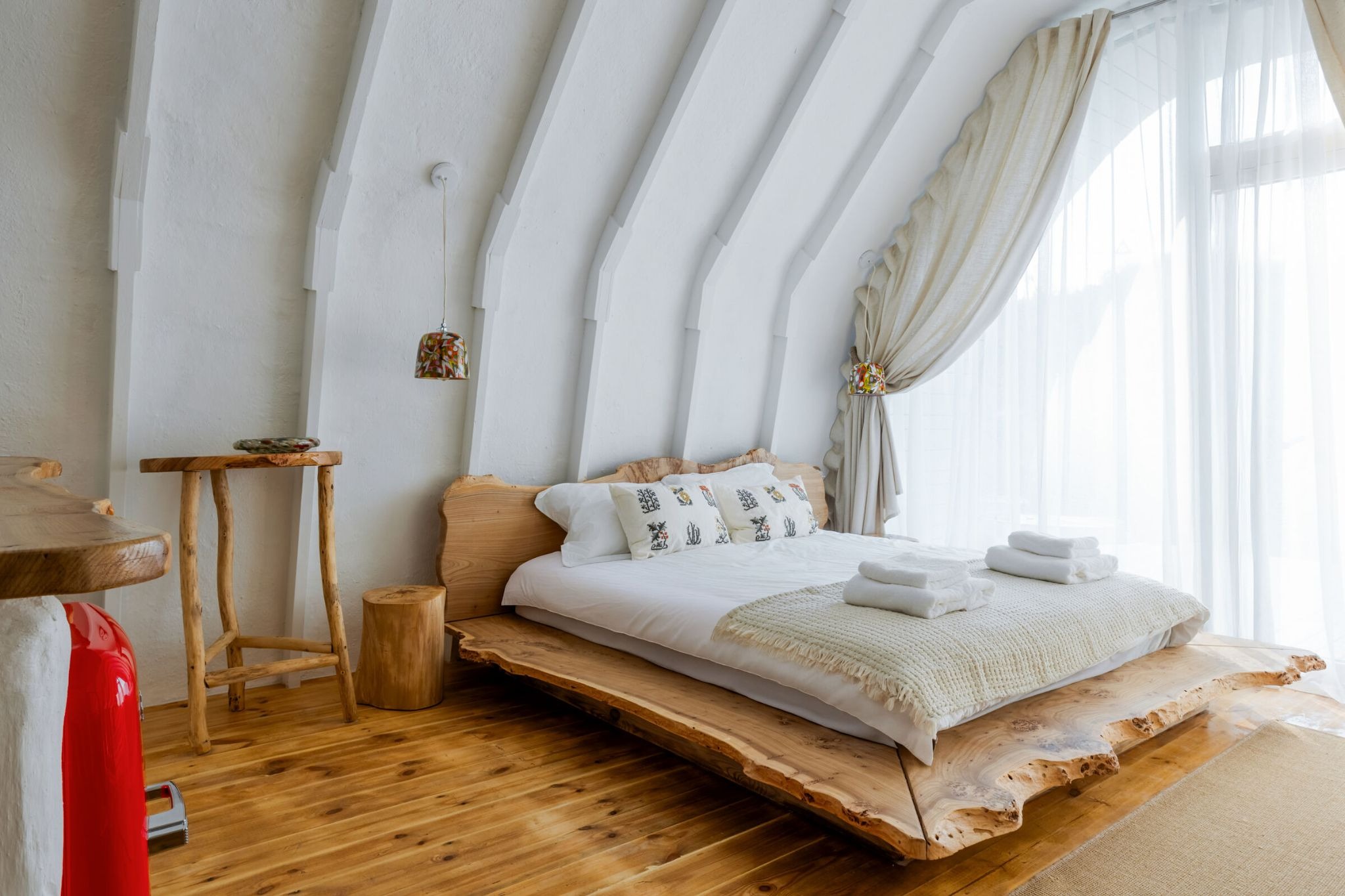 LH47 ARCH Buries a Modern Fairytale Beneath the Moldovan Hills