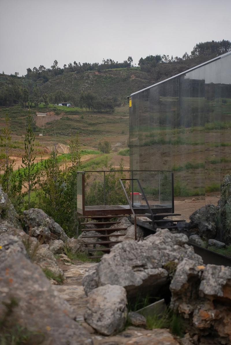The Earth Returns Home: rtresarquitectos Sculpts Rumi Ñahui from the Peruvian Andes