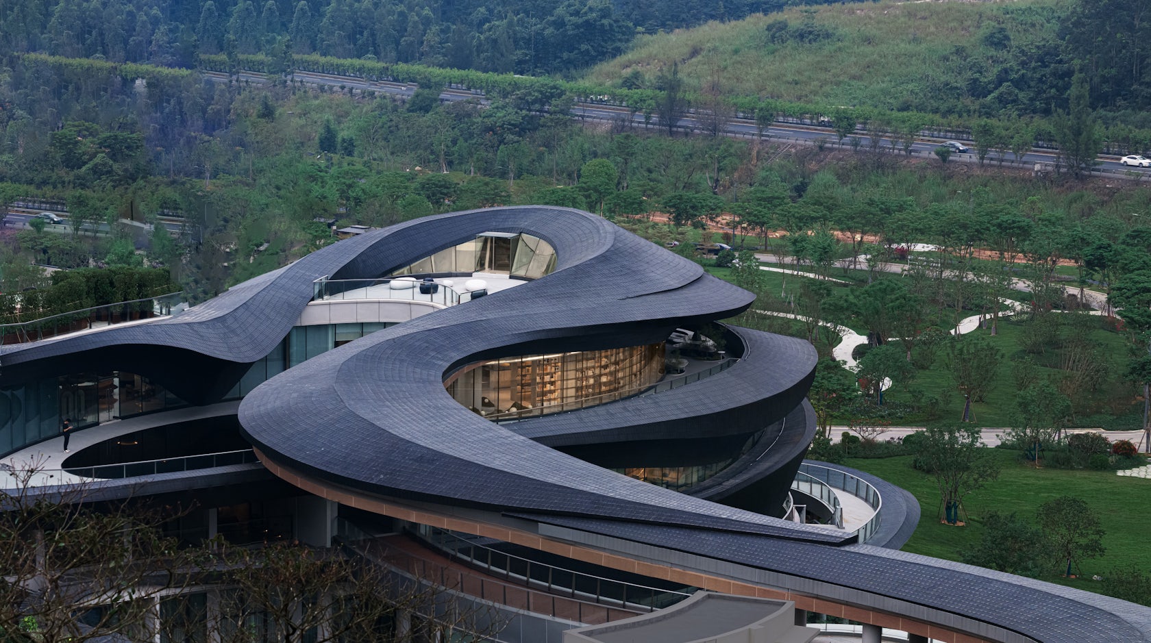 Soft Architecture: Curves, Draped Forms, And Gentle Geometry