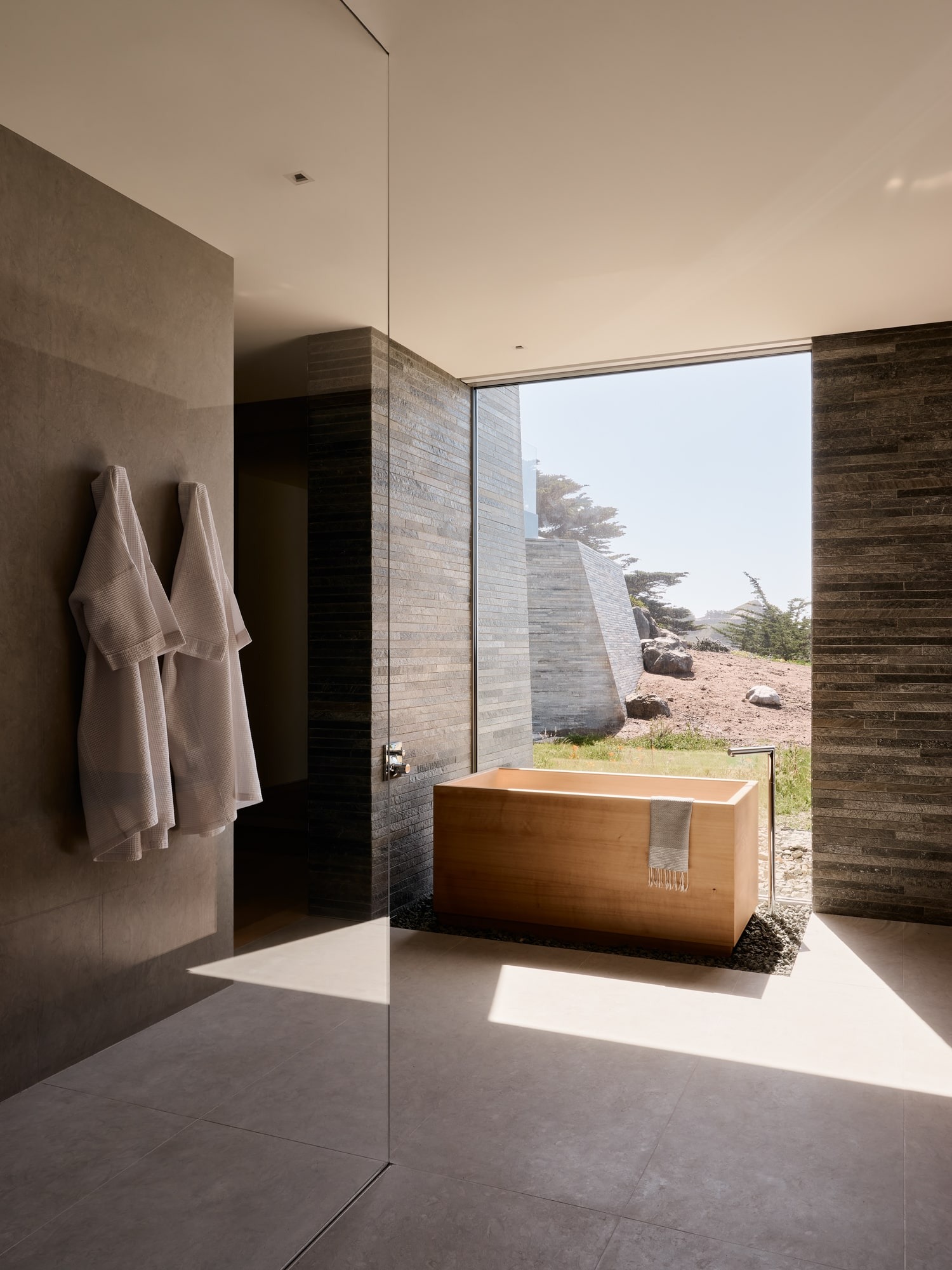 The Silent Sentinel: Field Architecture Weaves a Home Through the Big Sur Redwoods