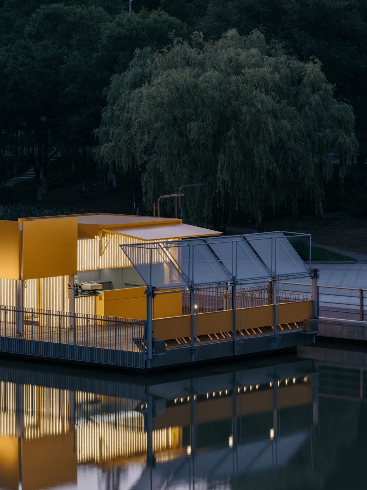 The Bloom Box Café: SoBA Architects Creates a Floating Pavilion of Light in Kunshan