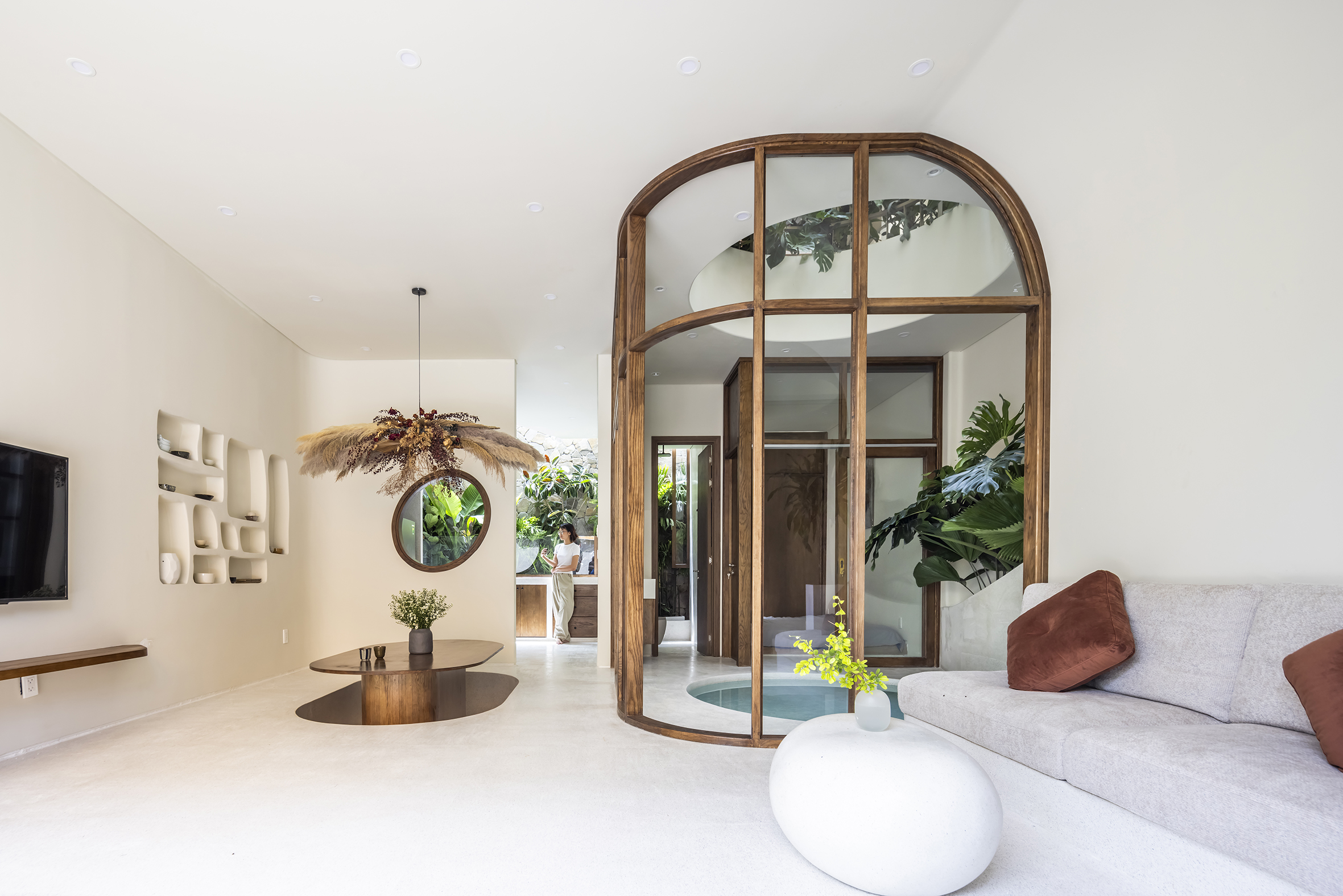 Living With Gaps And Green: Mochi House And The Architecture Of Embraced Imperfection