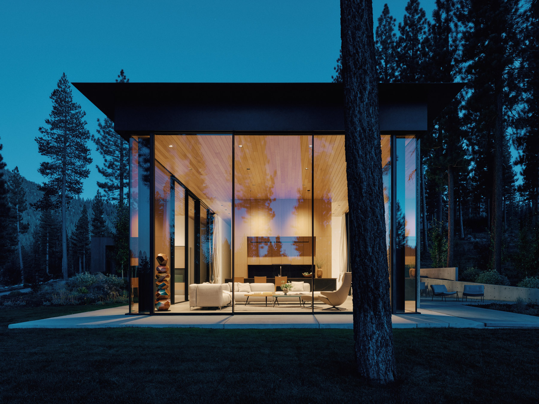 Framing The Horizon: A House Designed For Gathering In The Wild