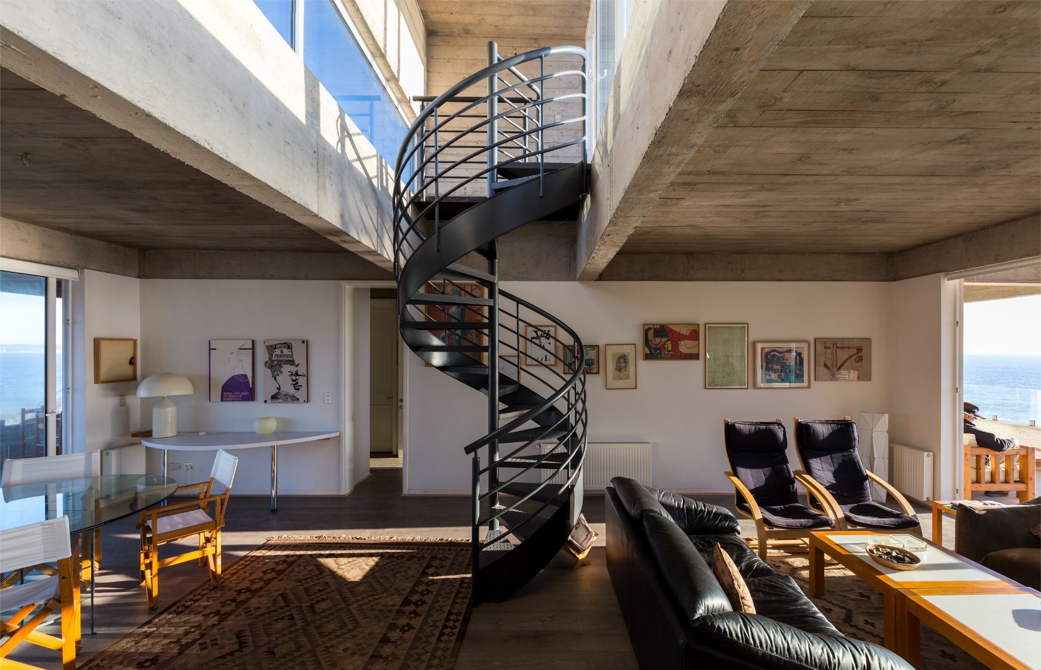 Casa Mirador Tunquén: A Chilean Cliff-House Capturing Sea & Sky