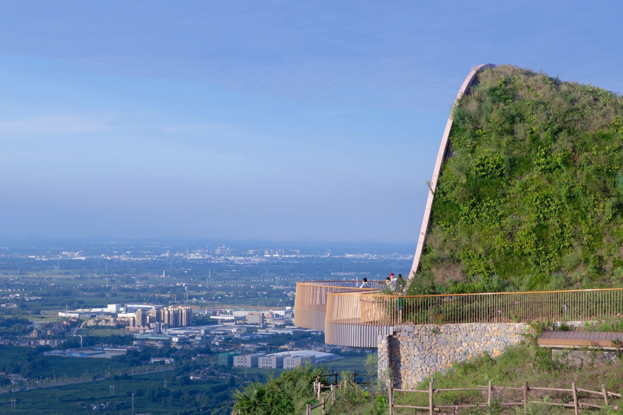 Pujiang Platform Hill: When Infrastructure Becomes a Living Landscape in Chengdu