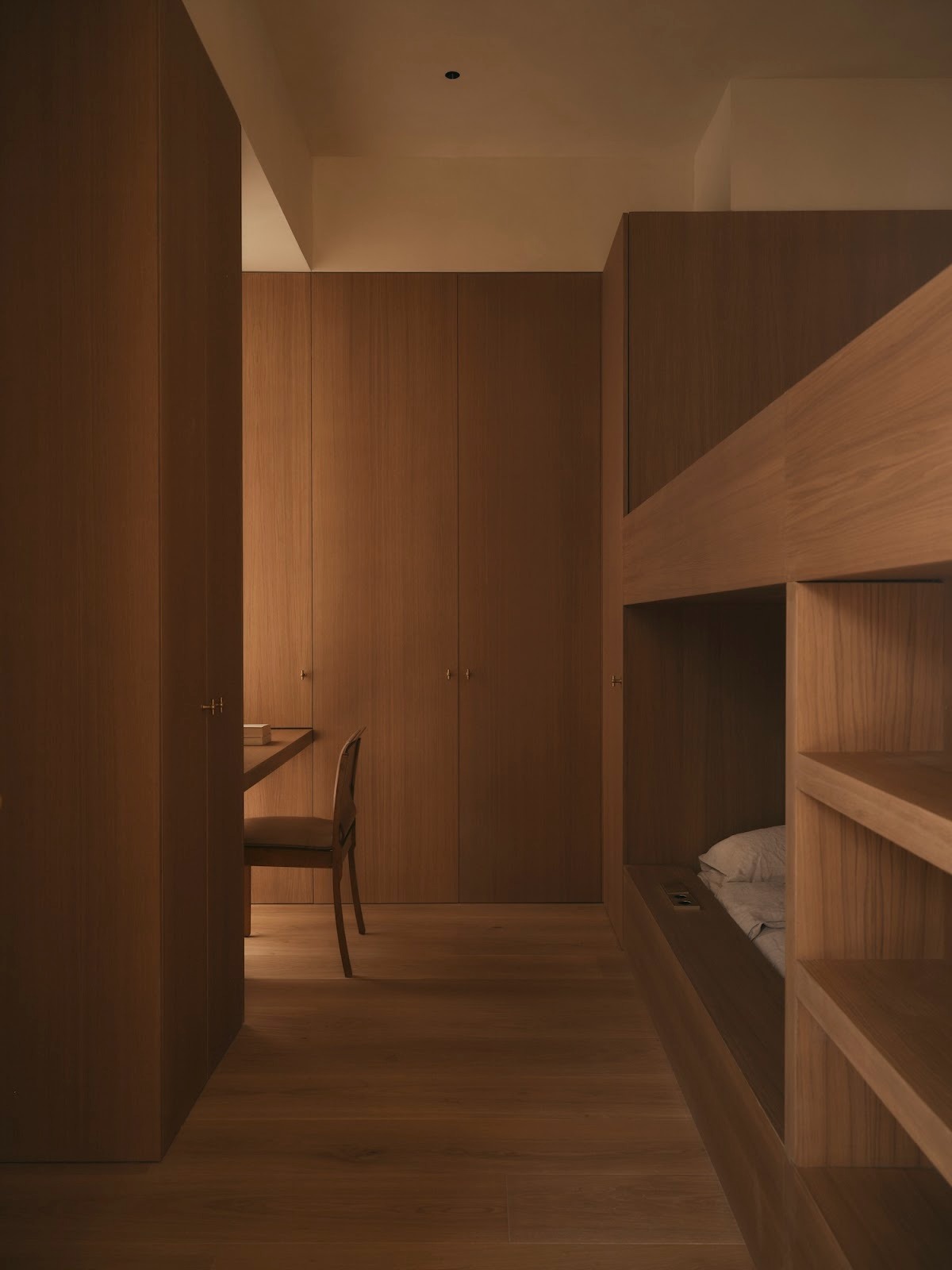 GE Apartment: A Quiet Domestic Landscape Shaped by Light and Proportion
